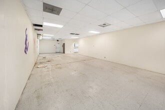 6161 S 33rd West Ave, Tulsa, OK for lease Interior Photo- Image 2 of 7
