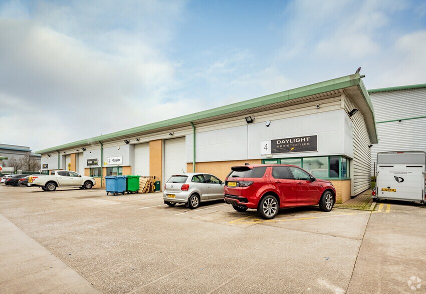 Lamplight Way, Manchester à louer - Photo du bâtiment - Image 2 de 4