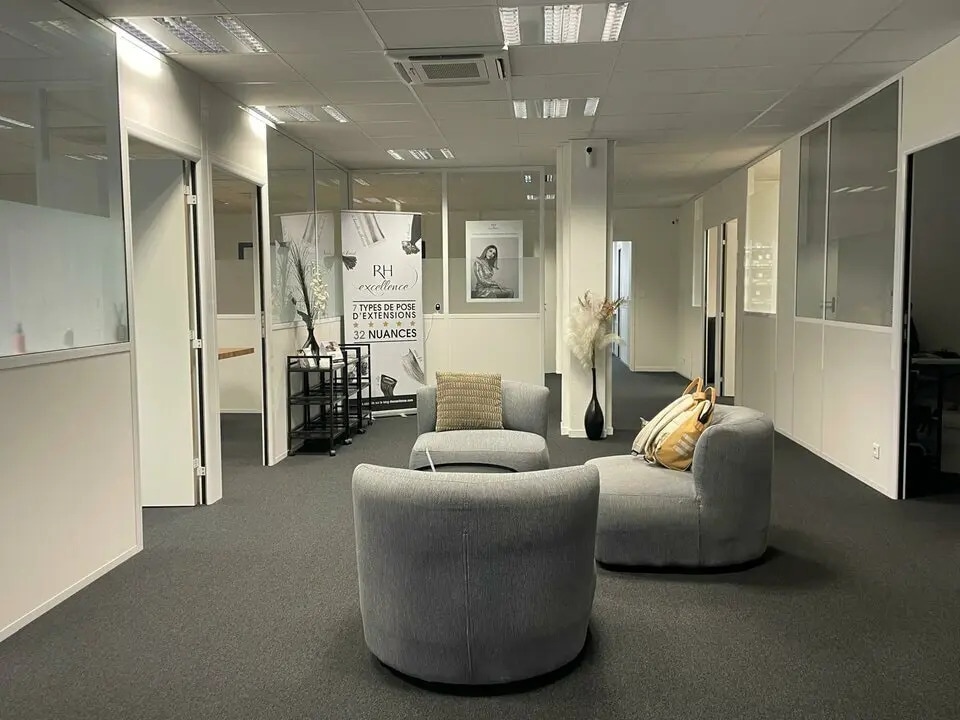 Office in Mérignac for lease Interior Photo- Image 1 of 13