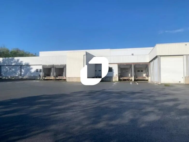 13 Chemin Des Près Secs, Civrieux-d'Azergues for lease - Building Photo - Image 3 of 30