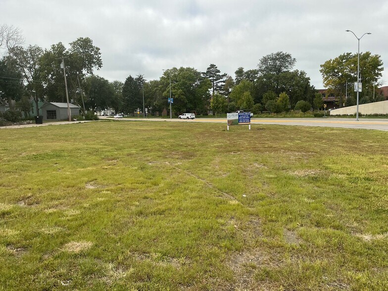 802 W 25th St, Kearney, NE à vendre - Photo du bâtiment - Image 1 de 11