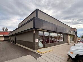 20 Crowfoot Cres NW, Calgary, AB à louer Photo du bâtiment- Image 1 de 6