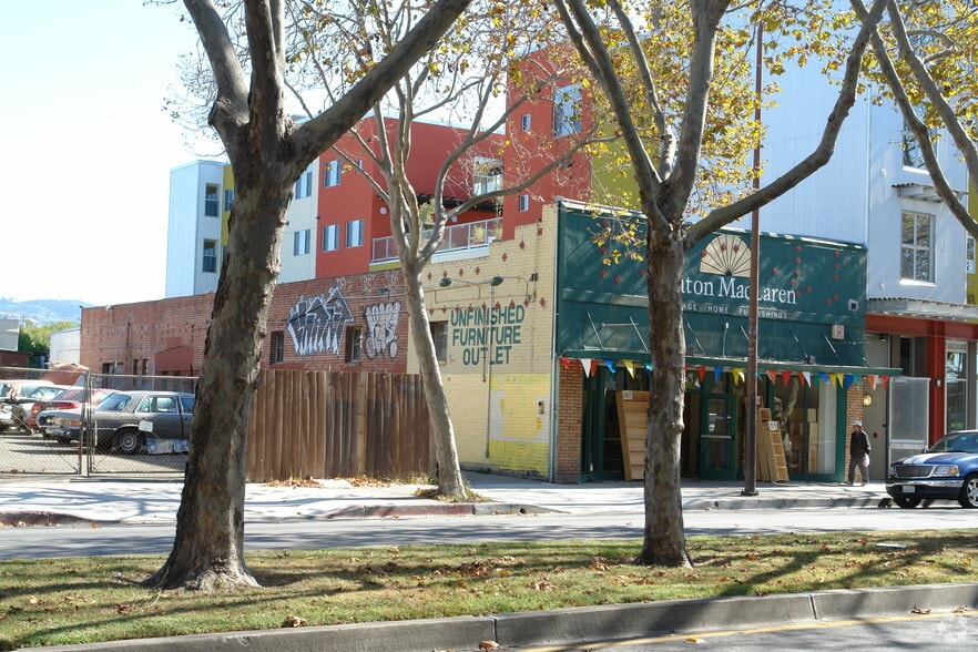 2575 San Pablo Ave, Berkeley, CA for lease - Building Photo - Image 3 of 33