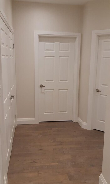 2004 Queen St E, Toronto, ON à vendre - Photo intérieure - Image 3 de 4