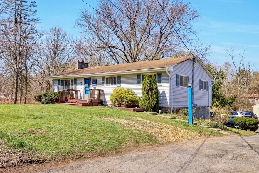 113 N Chestnut St, New Paltz, NY for lease - Building Photo - Image 2 of 14