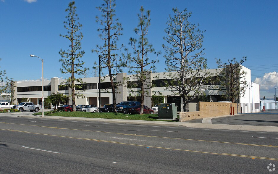 11352-11362 Western Ave, Stanton, CA à louer - Photo du bâtiment - Image 2 de 6