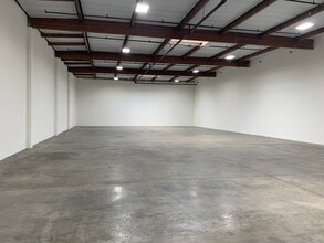 301-445 N Figueroa St, Wilmington, CA for lease Building Photo- Image 2 of 2