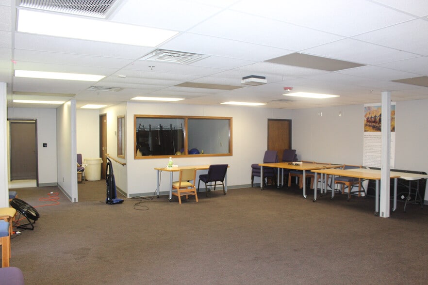 2 SE Lee Blvd, Lawton, OK for lease - Building Photo - Image 2 of 16