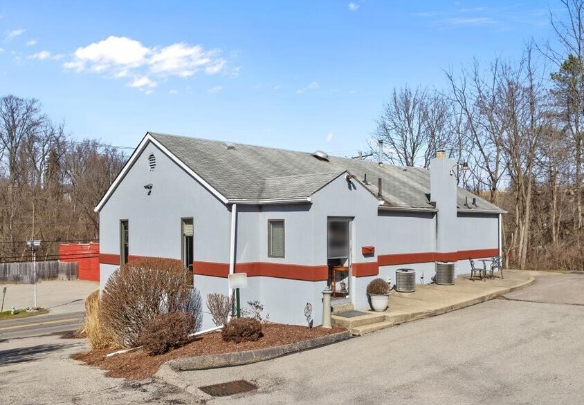 4372 Old William Penn Hwy, Monroeville, PA à vendre - Photo du bâtiment - Image 2 de 23