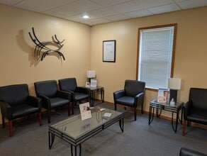 7270 S 13th St, Oak Creek, WI for lease Interior Photo- Image 2 of 8