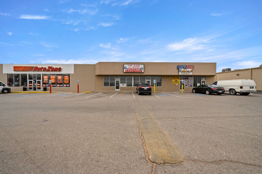 14696 Montana Ave, El Paso, TX à louer - Photo du bâtiment - Image 3 de 18