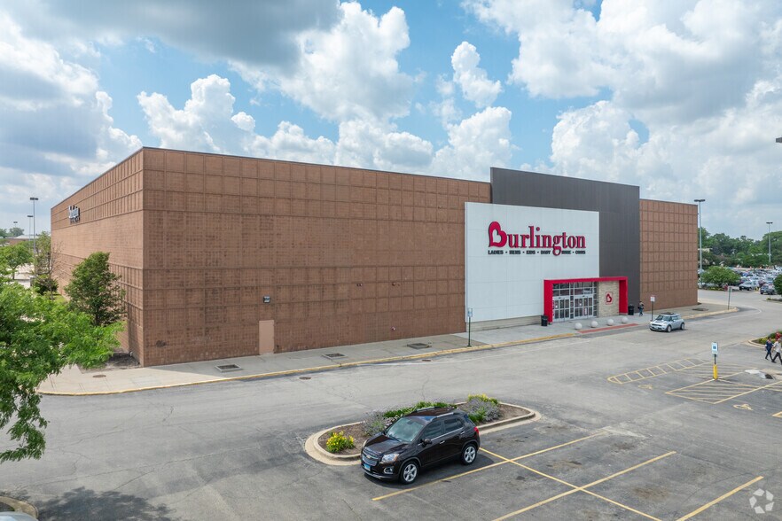 590 Golf Mill Center, Niles, IL for sale - Building Photo - Image 3 of 5