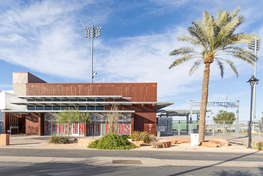 1933 S Ballpark Way, Goodyear, AZ à louer - Photo du bâtiment - Image 2 de 10