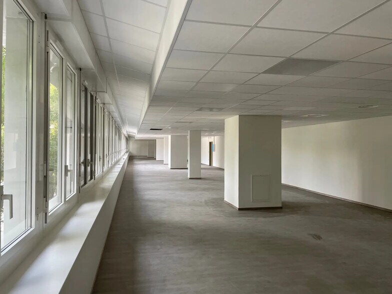 25 Rue Negresko, Marseille for lease - Interior Photo - Image 2 of 8