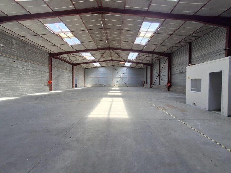Flex in Meyzieu for sale - Interior Photo - Image 2 of 7