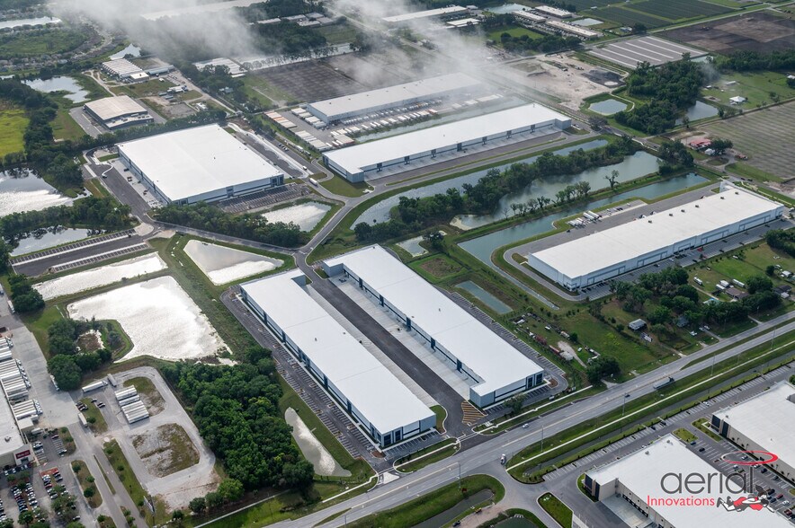 Drane Field, Lakeland, FL à louer - Photo du bâtiment - Image 2 de 10