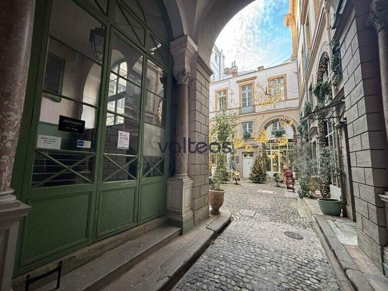 9 Rue Saint Antoine Du T, Toulouse à louer - Photo du bâtiment - Image 2 de 5