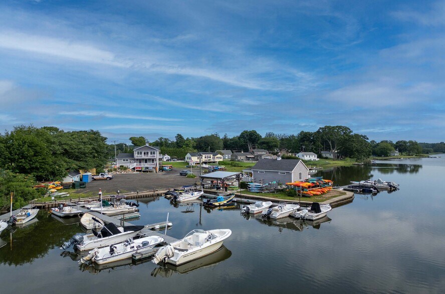 132 Shore Rd, Old Lyme, CT à vendre - Photo du bâtiment - Image 2 de 6