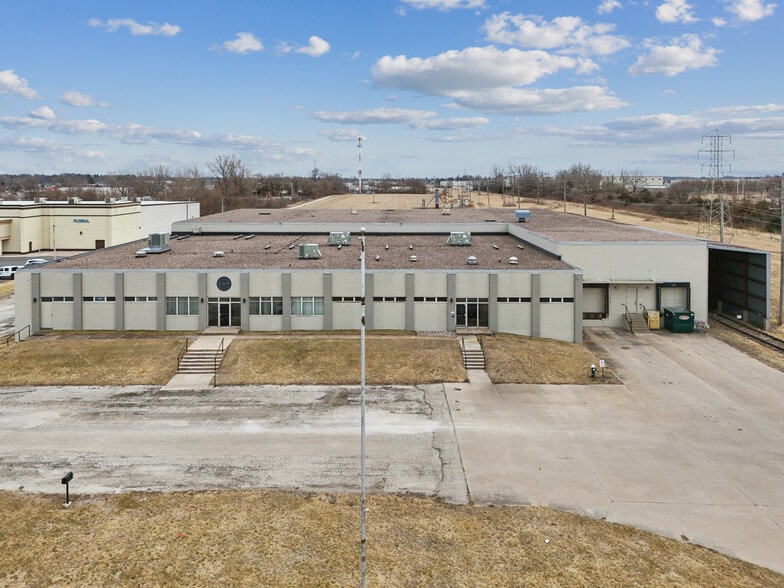 3355 Agency St, Burlington, IA for lease - Building Photo - Image 2 of 8