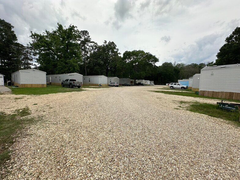 30263 Eden Church Rd, Denham Springs, LA à vendre - Photo du bâtiment - Image 2 de 7