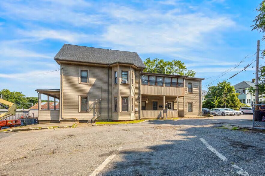 99R Providence St, Hyde Park, MA à vendre - Photo du bâtiment - Image 2 de 13