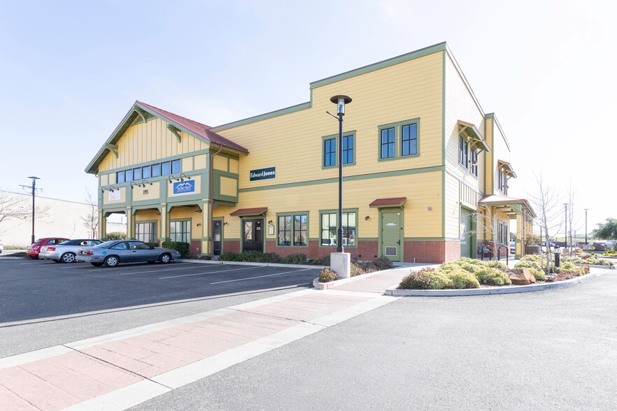 195 S Broadway St, Orcutt, CA à louer - Photo du bâtiment - Image 3 de 15