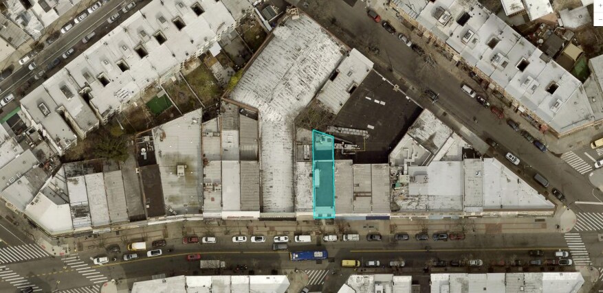 5729 Myrtle Ave, Flushing, NY à vendre - Photo du bâtiment - Image 3 de 8