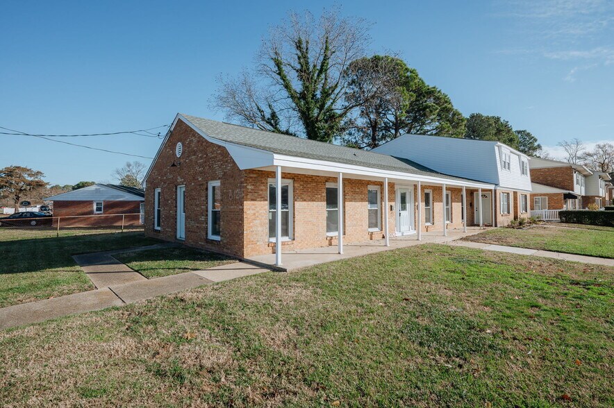 6124 Lexington Ct, Virginia Beach, VA à louer - Photo du bâtiment - Image 1 de 1