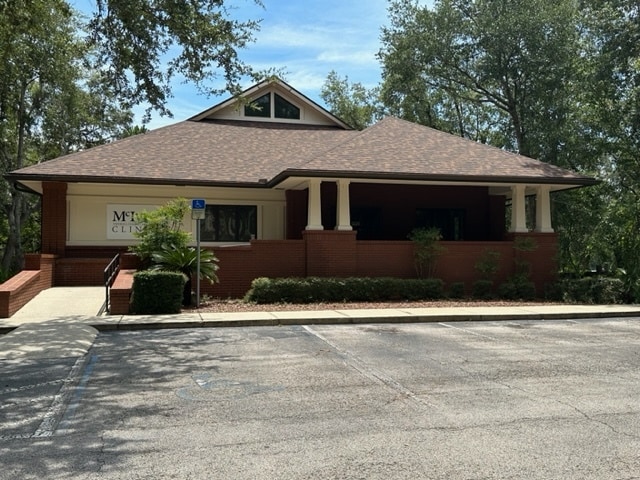 1715 Village Way, Orange Park, FL for sale Primary Photo- Image 1 of 25