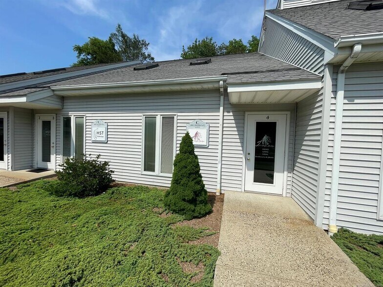 1575 Boston Post Rd, Guilford, CT à louer - Photo du bâtiment - Image 1 de 7