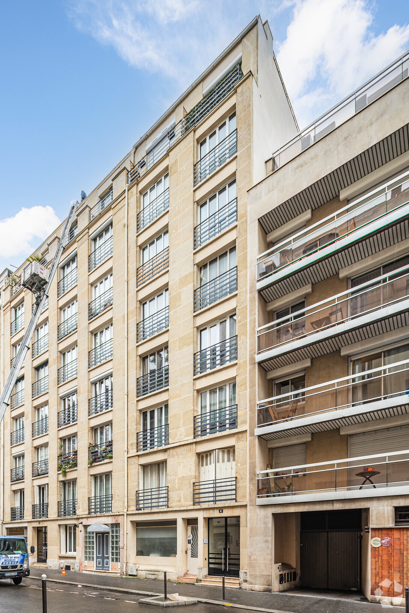 6-6 Bis Rue Emile Allez, Paris for sale Primary Photo- Image 1 of 2