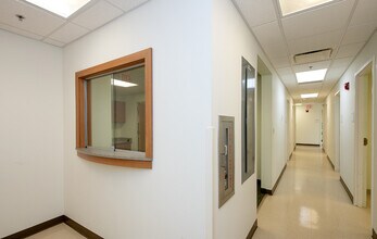 6900 Pearl Rd, Middleburg Heights, OH for lease Interior Photo- Image 2 of 6