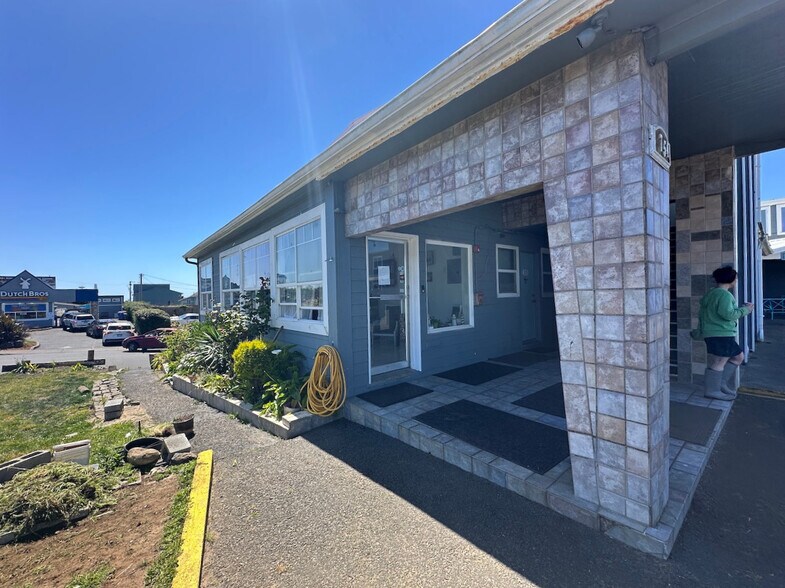754 SW Coast Hwy, Newport, OR à vendre - Photo du bâtiment - Image 2 de 12