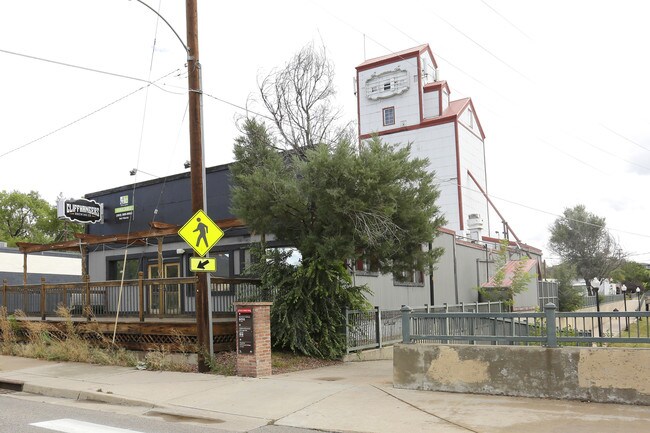 More details for 5798 S Rapp St, Littleton, CO - Retail for Sale