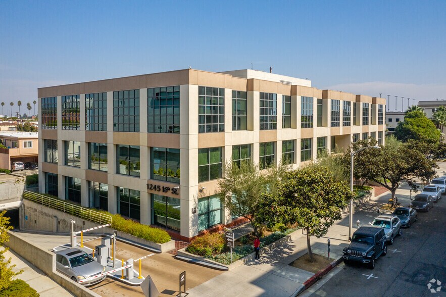1245 16th St, Santa Monica, CA à louer - Photo du bâtiment - Image 3 de 9