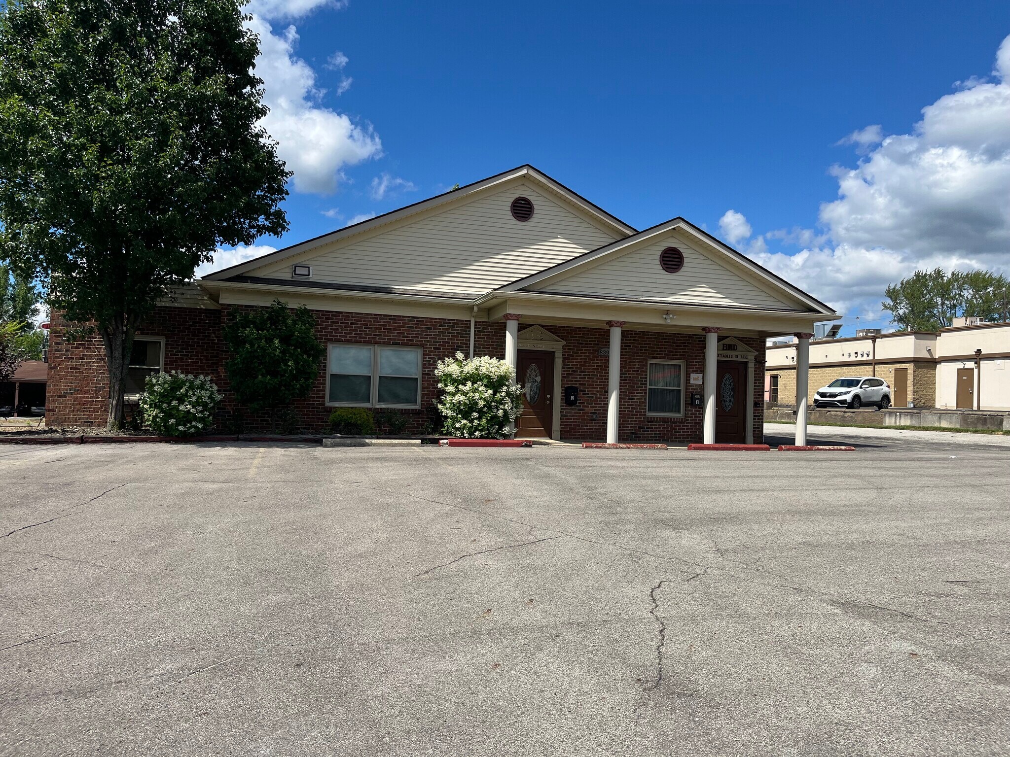 8397 Raglan Dr NE, Warren, OH à louer Photo du bâtiment- Image 1 de 5