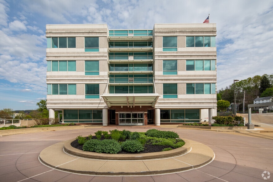 100 Barr Harbor Dr, Conshohocken, PA for lease - Building Photo - Image 3 of 7