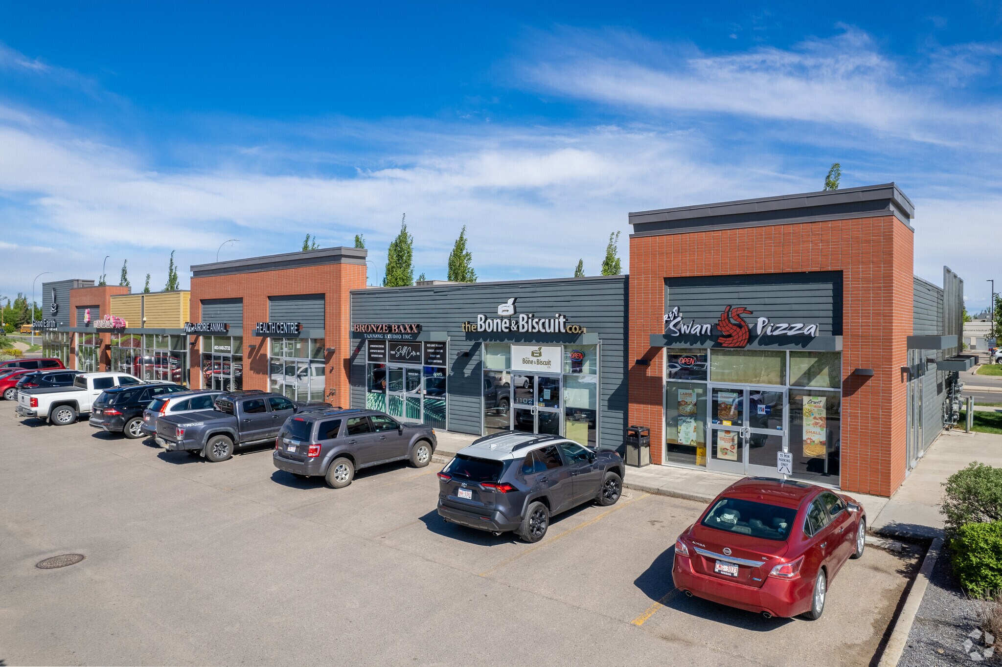 124 8 St SW, Airdrie, AB à louer Photo du bâtiment- Image 1 de 6