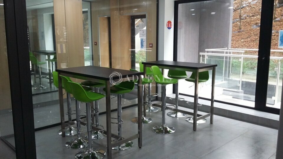 Office in Jossigny for lease - Interior Photo - Image 3 of 5
