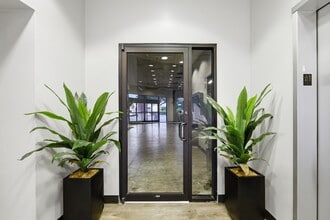 3333 Bayshore Blvd, Pasadena, TX for lease Interior Photo- Image 2 of 11
