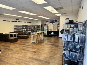 475-477 Haywood Rd, Greenville, SC for lease Building Photo- Image 2 of 4