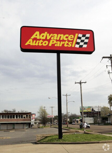 1427 Airways Blvd, Memphis, TN à louer - Photo du bâtiment - Image 3 de 4