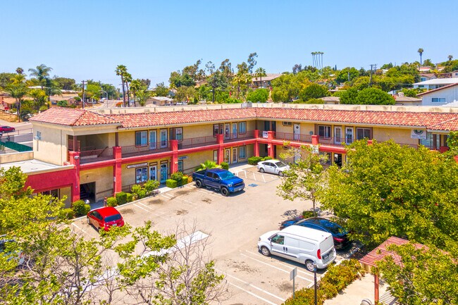More details for 830 E Vista Way, Vista, CA - Retail for Lease