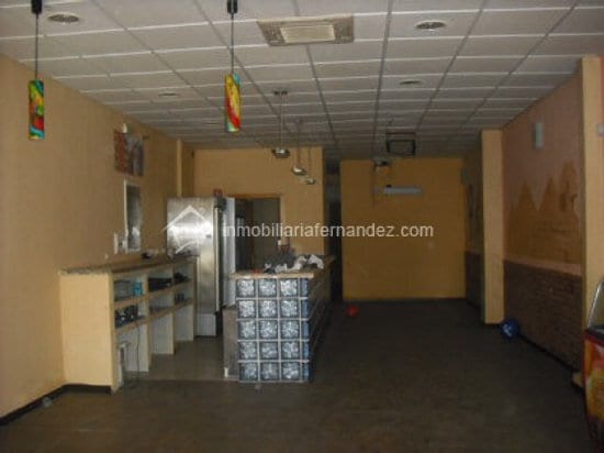 Retail in Cáceres, Cáceres for sale - Building Photo - Image 3 of 5
