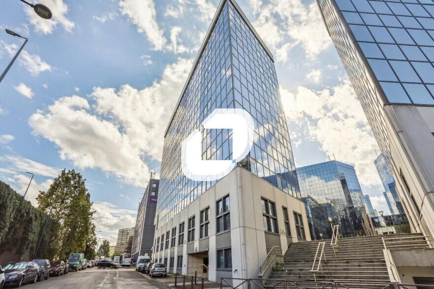 Bureau dans Fontenay-sous-Bois à louer - Photo du bâtiment - Image 1 de 14