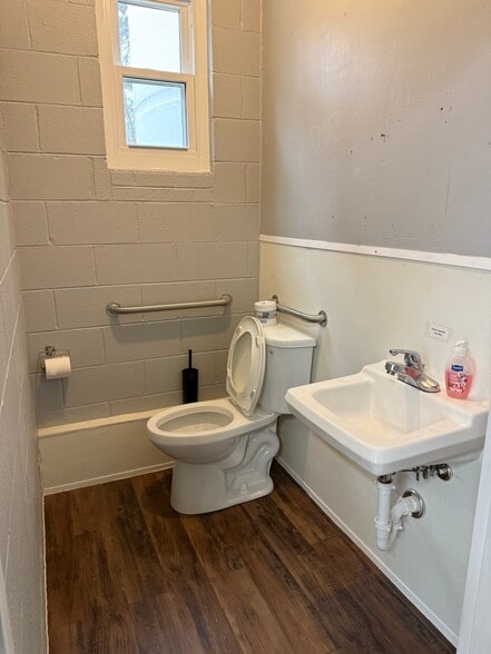 7010 Doral Dr, Tobaccoville, NC for lease - Building Photo - Image 3 of 13