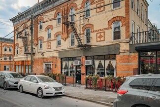 Plus de détails pour 818 Woodward Ave, Ridgewood, NY - Commerce de détail à louer