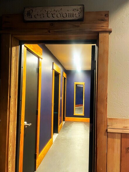201 N Methow Valley Hwy, Twisp, WA à louer - Photo du bâtiment - Image 3 de 9