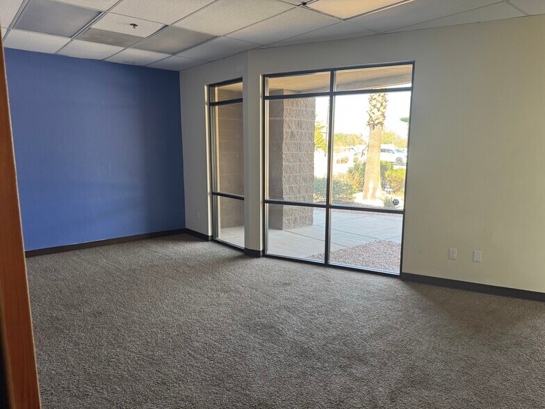 7620 N Hartman Ln, Tucson, AZ à louer - Photo du bâtiment - Image 2 de 12