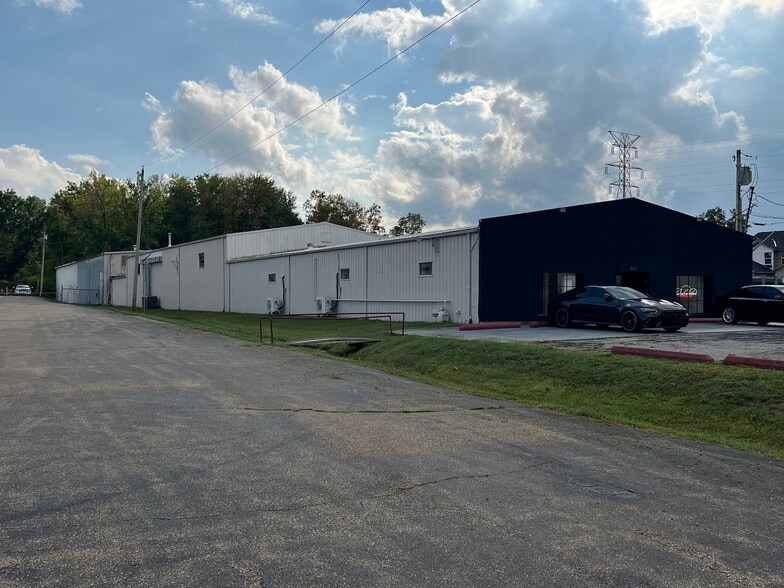 969 Ohio Pike, Cincinnati, OH for sale - Building Photo - Image 2 of 20